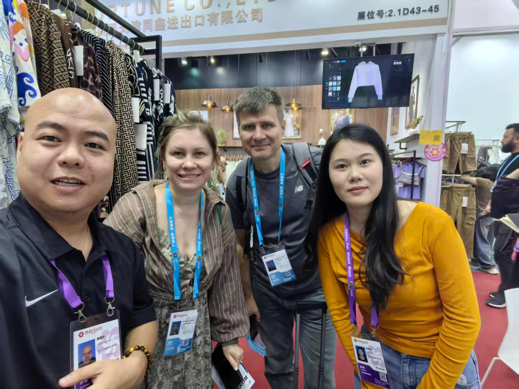 Global Buyers Converge at Beryl Fashion: Showroom Sample Selection and On-the-Spot Orders